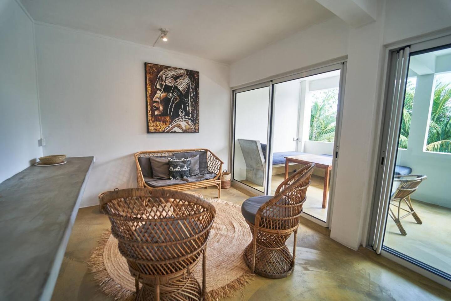 Loukaz -Entire Rental Units W Panoramic Rooftop Coteau Raffin エクステリア 写真