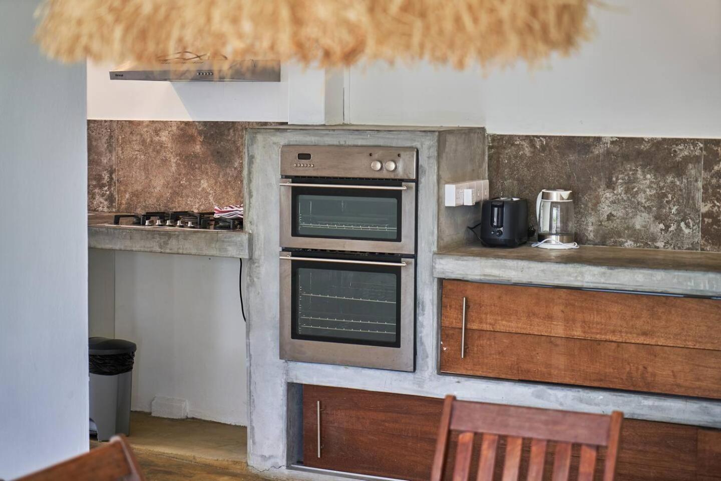 Loukaz -Entire Rental Units W Panoramic Rooftop Coteau Raffin エクステリア 写真