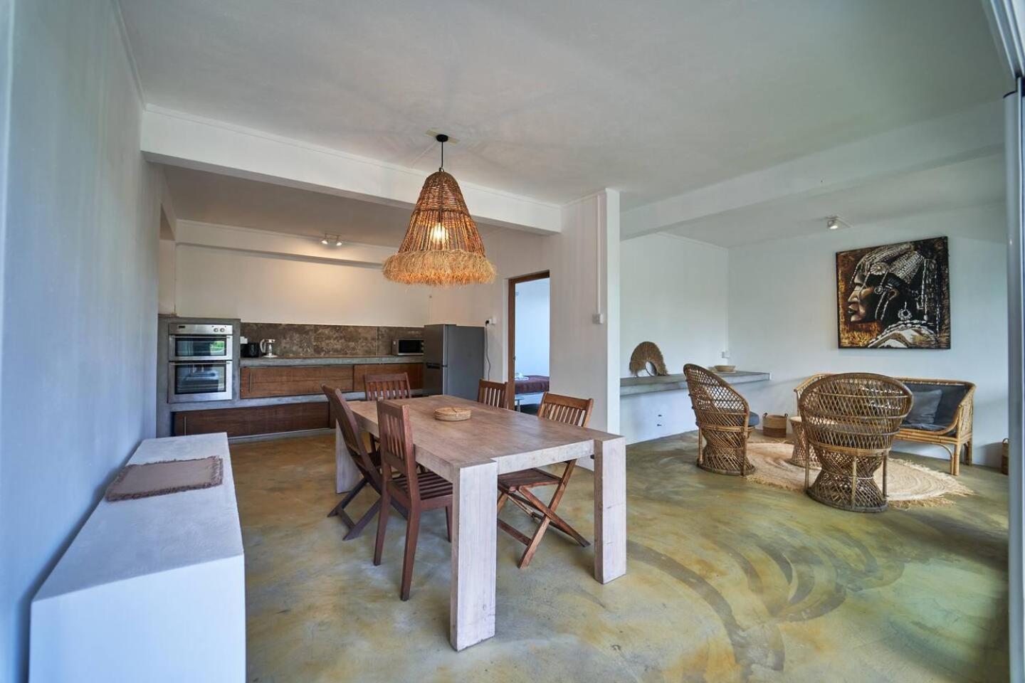 Loukaz -Entire Rental Units W Panoramic Rooftop Coteau Raffin エクステリア 写真