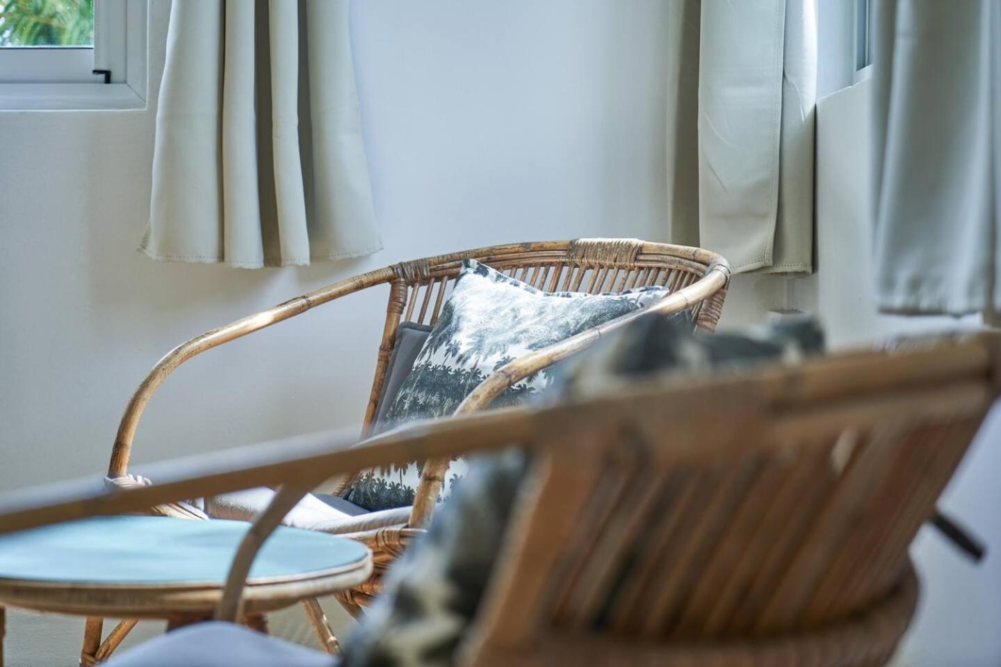 Loukaz -Entire Rental Units W Panoramic Rooftop Coteau Raffin エクステリア 写真