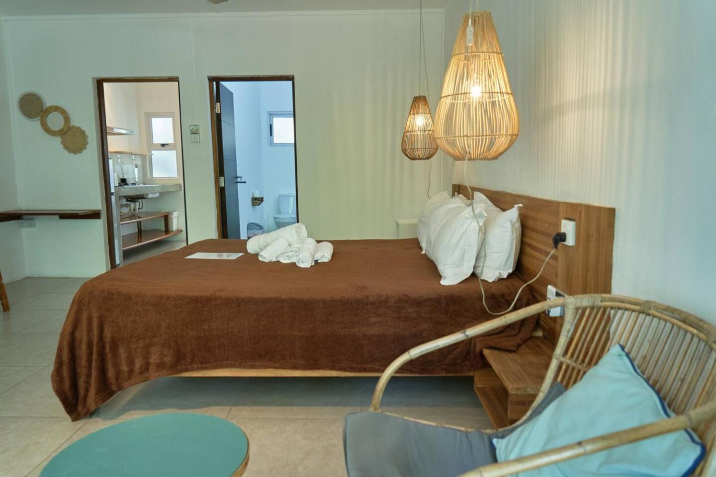 Loukaz -Entire Rental Units W Panoramic Rooftop Coteau Raffin エクステリア 写真