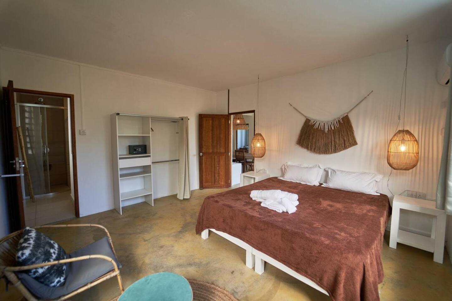 Loukaz -Entire Rental Units W Panoramic Rooftop Coteau Raffin エクステリア 写真