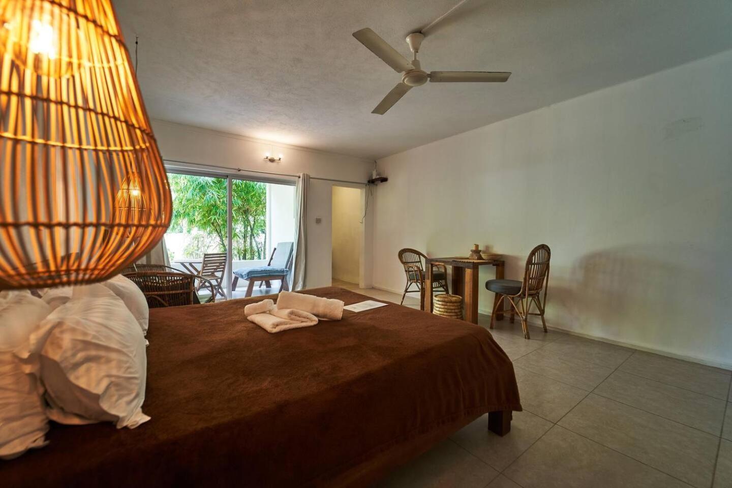 Loukaz -Entire Rental Units W Panoramic Rooftop Coteau Raffin エクステリア 写真