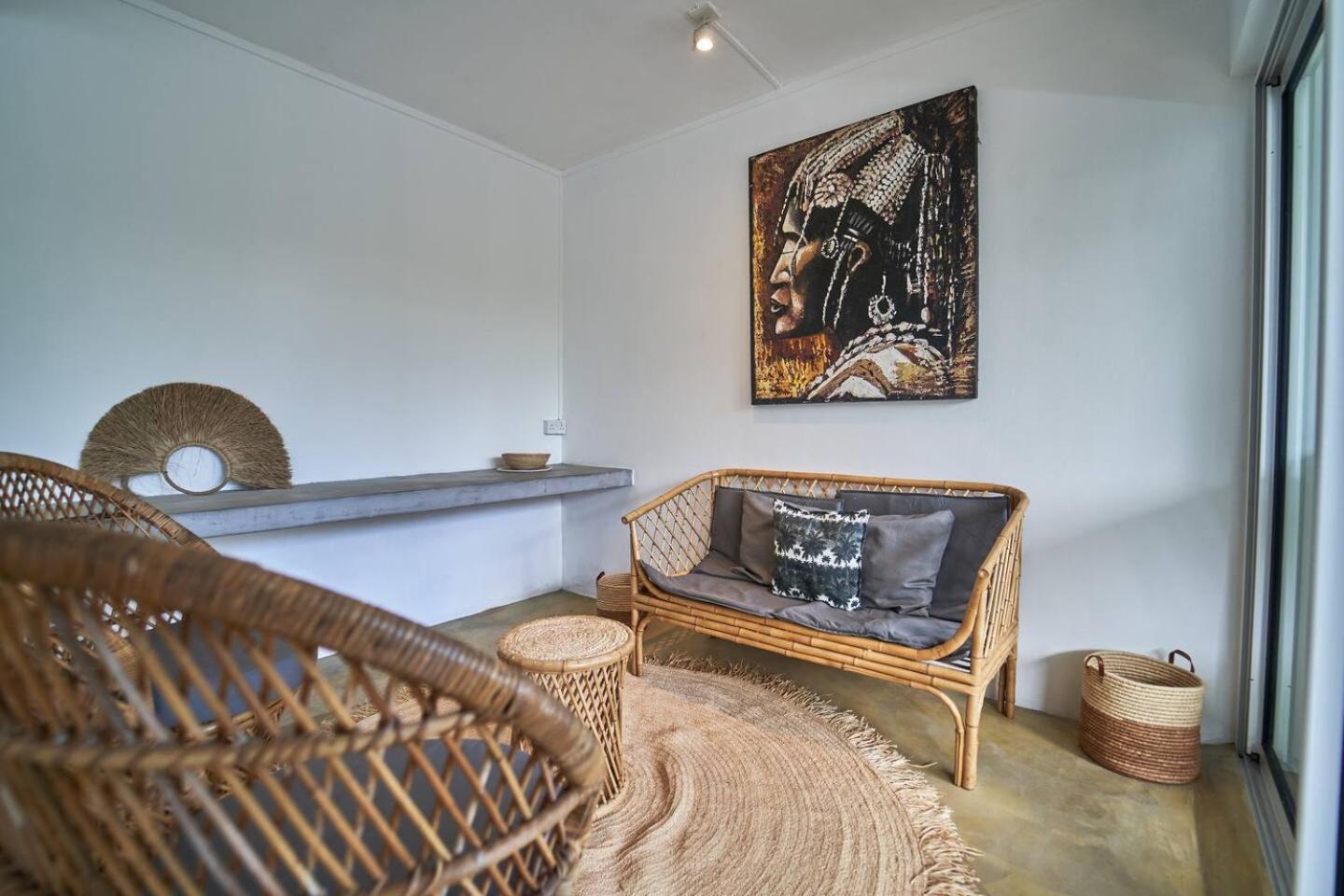 Loukaz -Entire Rental Units W Panoramic Rooftop Coteau Raffin エクステリア 写真