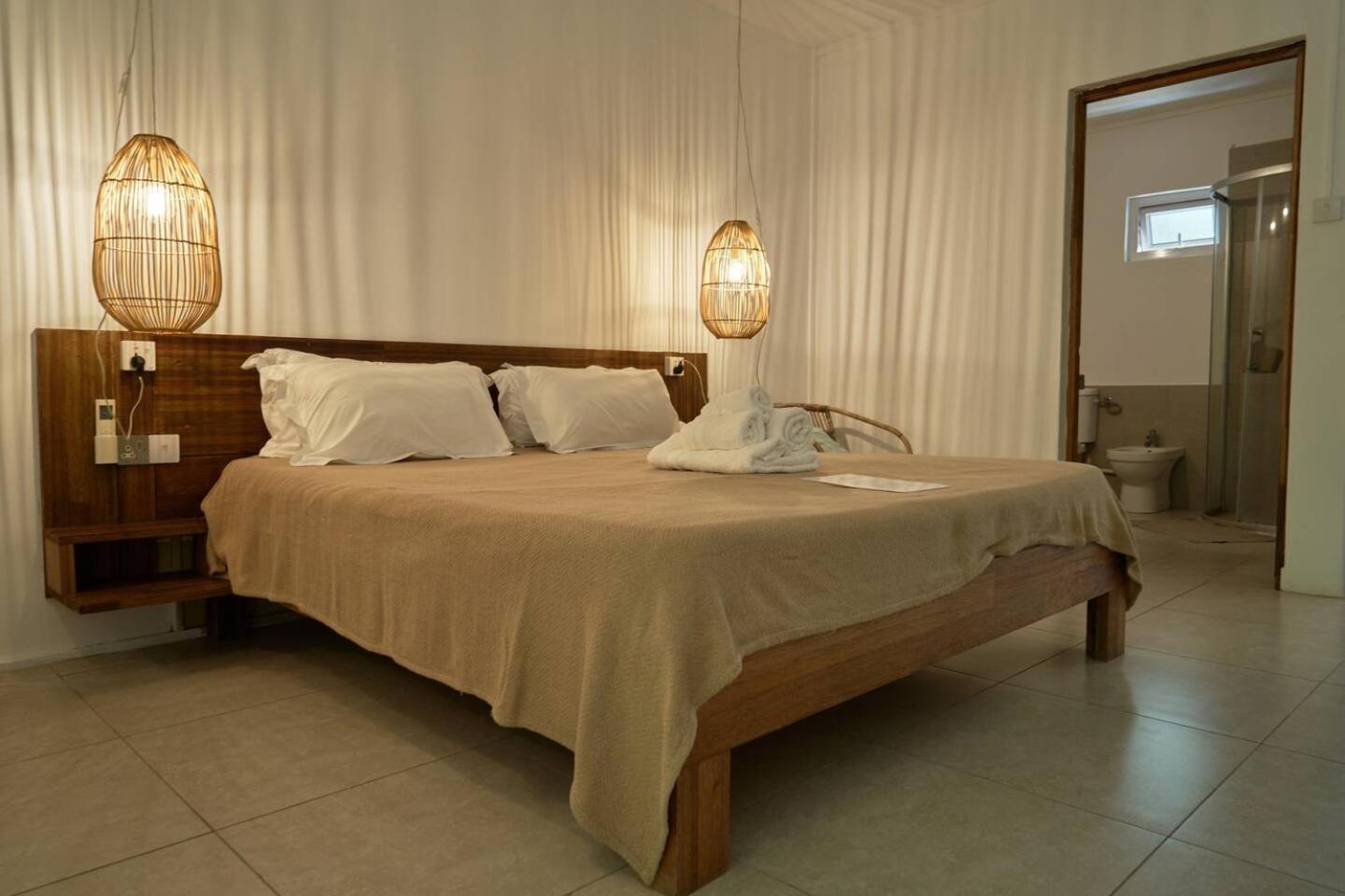 Loukaz -Entire Rental Units W Panoramic Rooftop Coteau Raffin エクステリア 写真